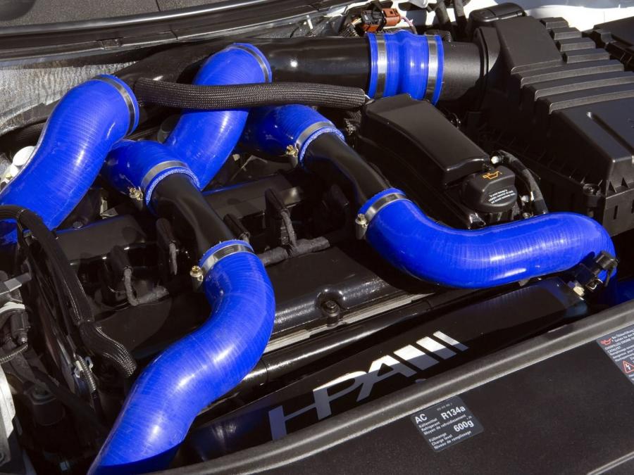  Volkswagen Passat R GT Concept 2005 года  (фото 6 из 13)